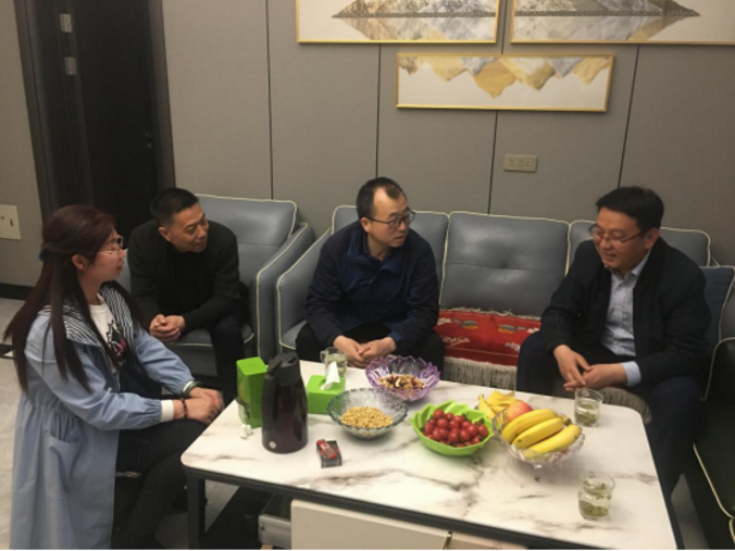 市產(chǎn)投集團(tuán)組織涇東公司開(kāi)展員工家訪活動(dòng)(圖1)